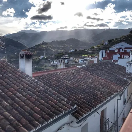 Casa Juncaria Yunquera